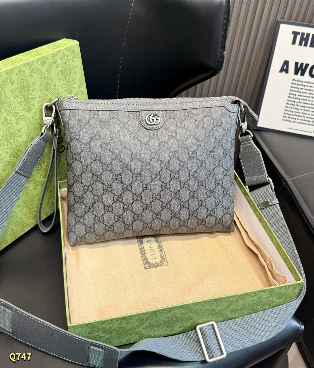 cmp_i1775118674823_3786_0_0 GUCCI MESSENGER BAG - Image 1