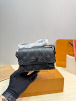 LOUIS VUITTON STEAMER TRUNK - Image 3