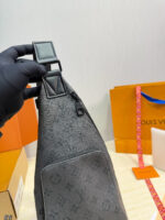 LOUIS VUITTON CHEST BAG - Image 4