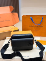 LOUIS VUITTON FASTLINE MESSENGER BAG - Image 4