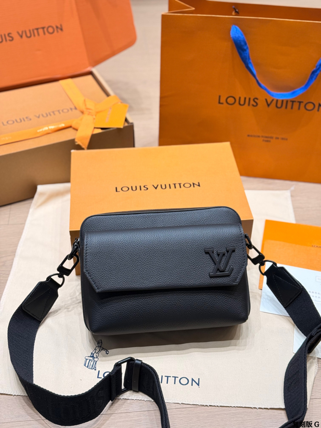 cmp_i1775808797582_6482_0_1 LOUIS VUITTON FASTLINE MESSENGER BAG - Image 1
