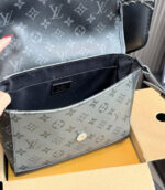 LOUIS VUITTON PULSE MESSENGER BAG - Image 3