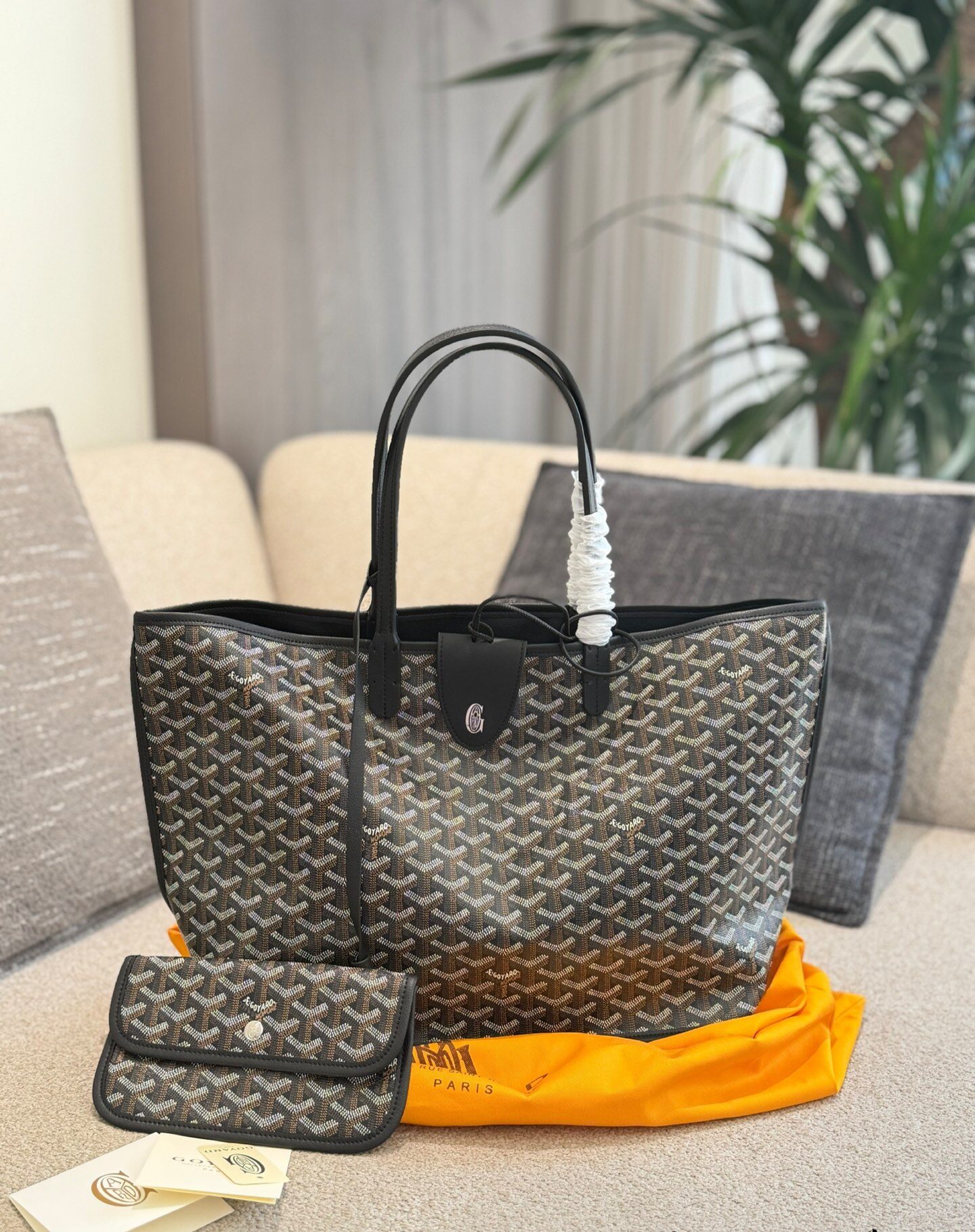 i1774937279029_2926_0_0 GOYARD CLASSIC TOTE BAG - Image 1