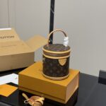 LOUIS VUITTON CANNES BUCKET BAG