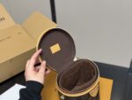 LOUIS VUITTON CANNES BUCKET BAG - Image 4