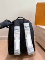 LOUIS VUITTON DISCOVERY BACKPACK - Image 3