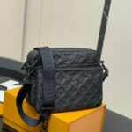 LOUIS VUITTON MESSENGER BAG