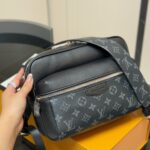 LOUIS VUITTON OUTDOOR MESSENGER BAG