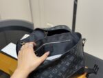 LOUIS VUITTON VOYAGER MESSENGER BAG - Image 4