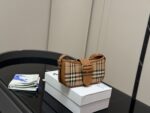 BURBERRY RETRO HANDBAG