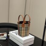 BURBERRY BUCKET BAG