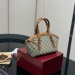 GUCCI MINI SHELL BAG