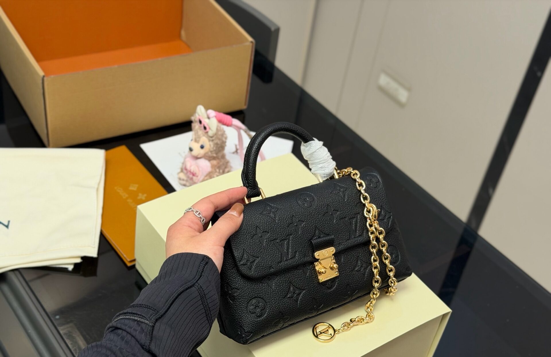i1776409176548_2508_0_0 LOUIS VUITTON NANO MADELEINE MINI - Image 1